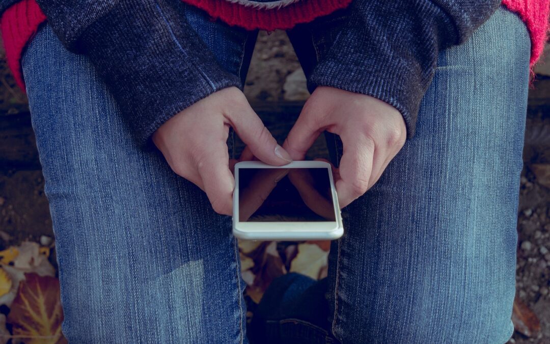“Informe No Reenvíe” Distrito Escolar de Carson City combate la desinformación