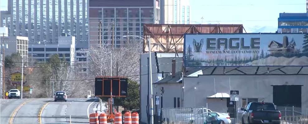 La policía está investigando después de que se encontraron restos humanos cerca del centro de Reno