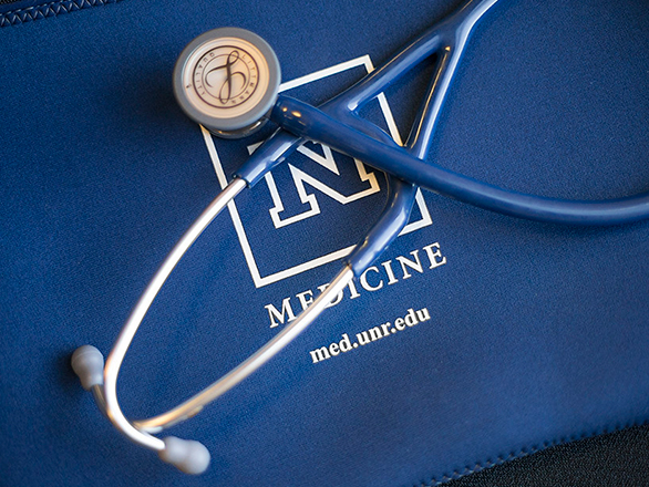 UNR Med tiene un programa para combatir la escasez de especialistas médicos en las salas de emergencia