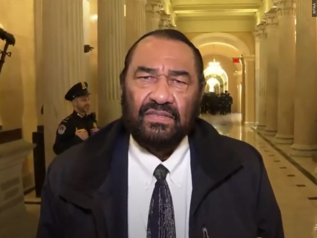 Representante Al Green expulsado del Congreso tras interrumpir el discurso de Trump