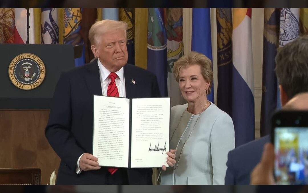 Trump firma orden ejecutiva para desmantelar el Departamento de Educación