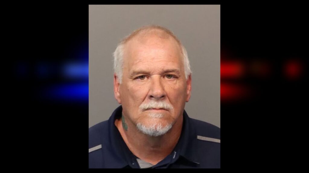 Hombre de 62 años declarado culpable tras un violento incidente de furia en la carretera