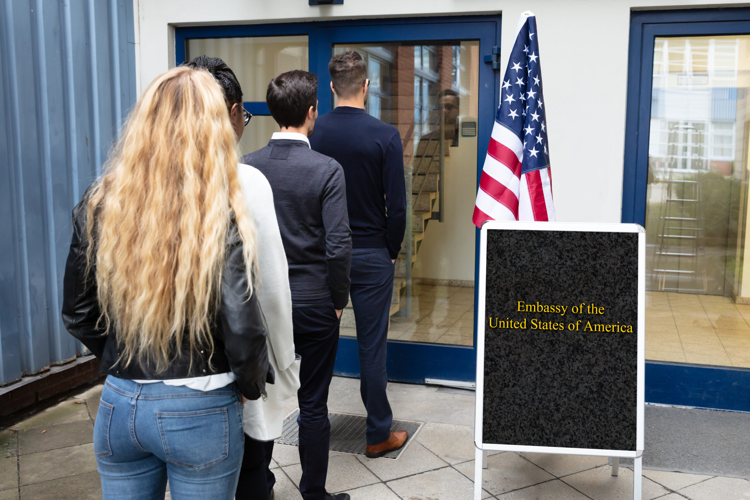 Trump propone cerrar 27 embajadas y consulados en el extranjero 1 AdobeStock 293903477