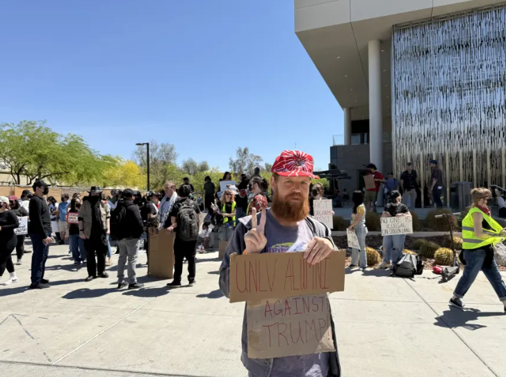 Estudiantes de Las Vegas protestan contra las políticas migratorias de la administración Trump 1 Screenshot 2025 04 25 132838