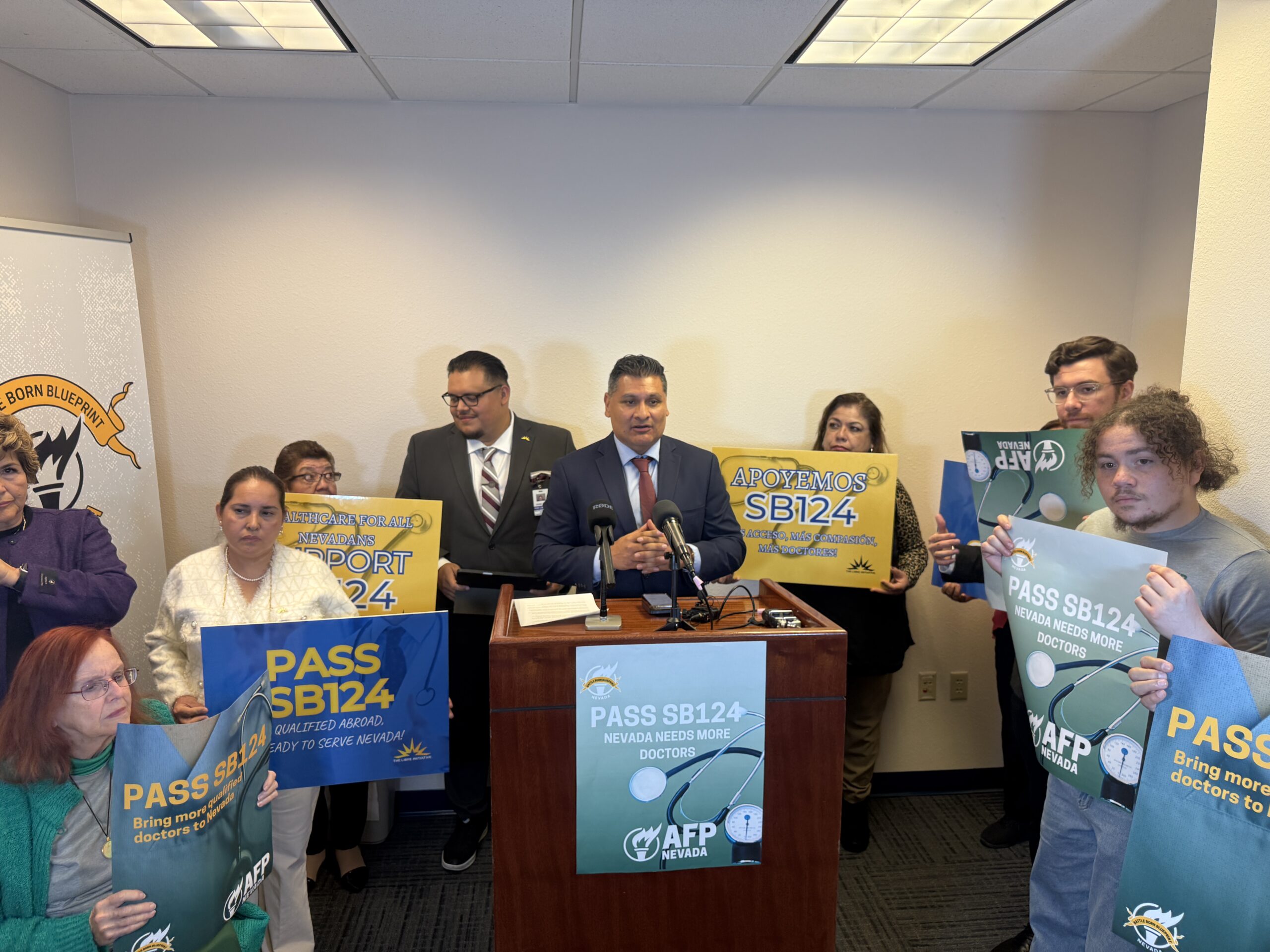 Empujan una propuesta de ley que busca ayudar a médicos extranjeros facilitándoles el proceso para poder practicar y ver a pacientes en Nevada 1 IMG 2583