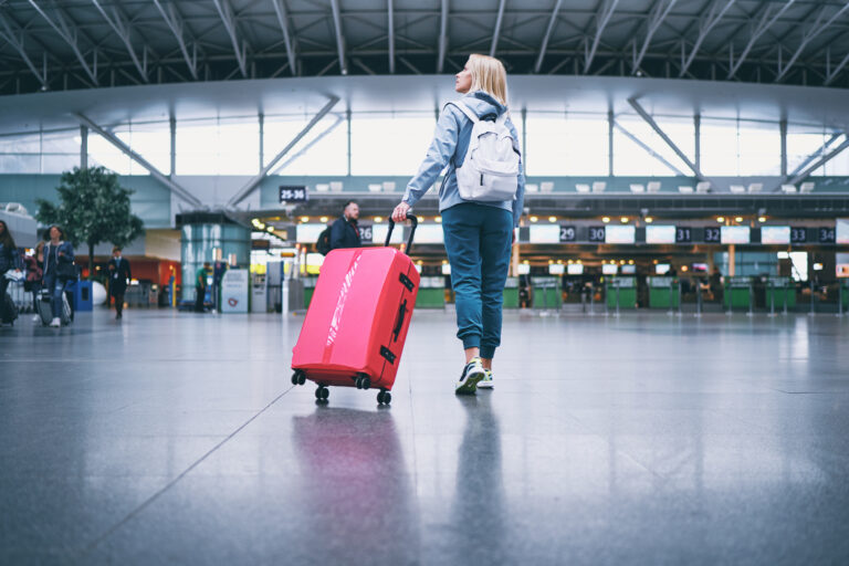 Aeropuerto RNO: 5 consejos clave para sobrevivir al caos de spring break