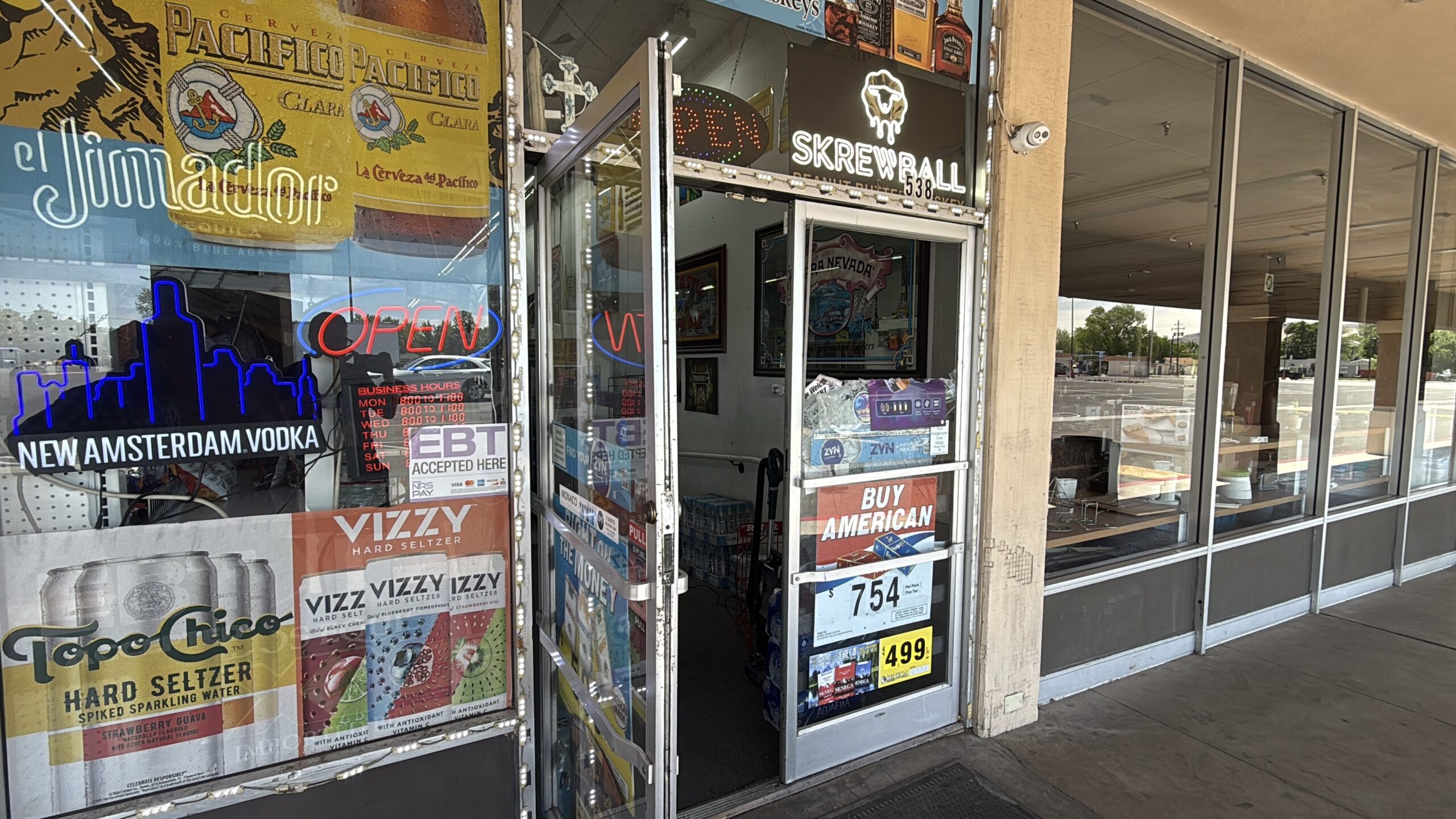 Bajo alerta están dos negocios en conocidos centros comerciales de Sparks tras sufrir robos por bandas de presuntos ladrones 1 IMG 2843