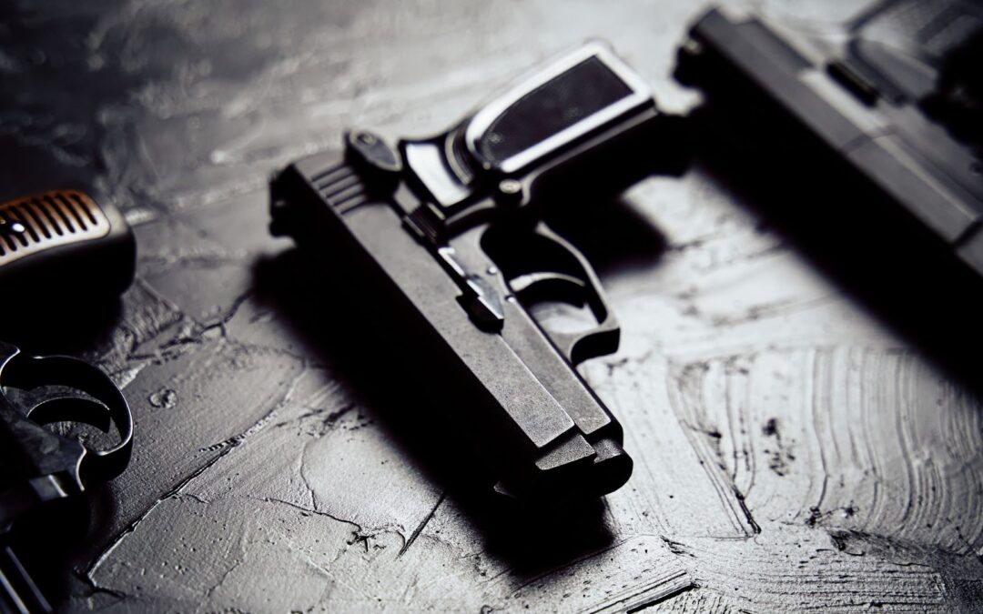 4 menores de edad detenidos con 3 peligrosas pistolas sin número de serie