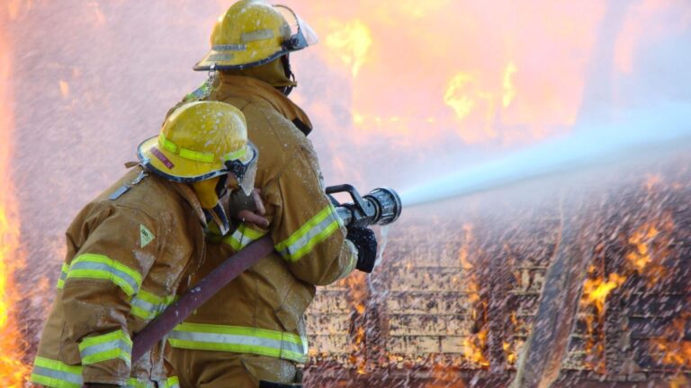 El inusual entrenamiento con fuego controlado en Carson City podría salvar vidas