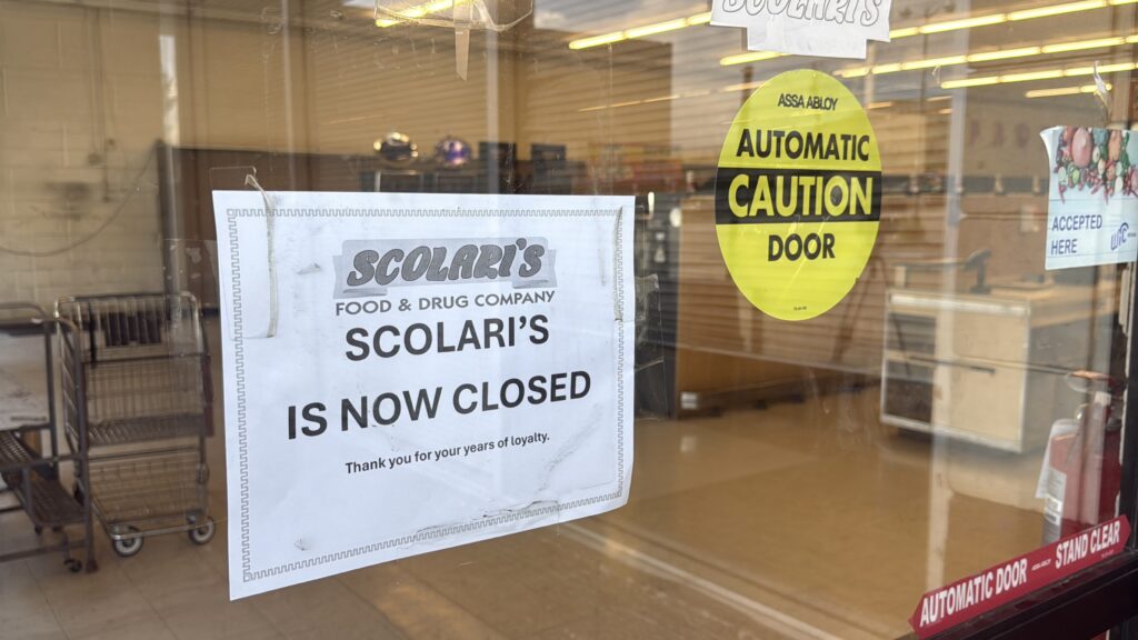 Cierra el único supermercado en Sun Valley, causando consternación e incertidumbre entre la comunidad