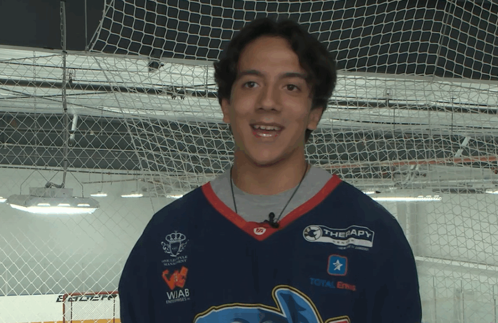 Joven venezolano hace historia en el hockey sobre hielo