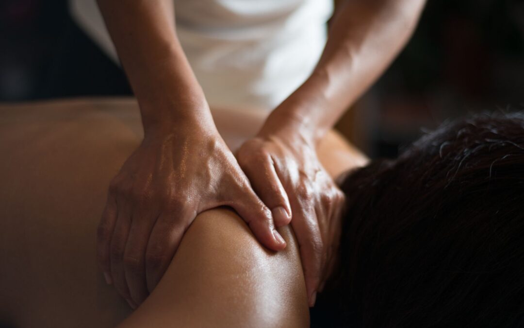 Clausuran 1 negocio de masajes que operaba como fachada para prostitución