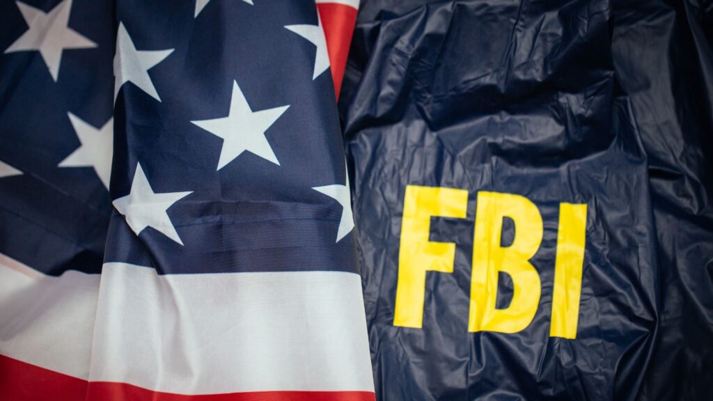14 oficiales, incluyendo 2 sheriffs, caen en masiva redada antidrogas del FBI