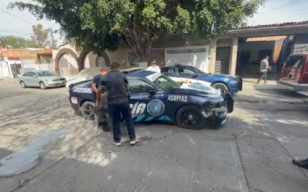 Impactante Robo de Patrulla: Hombre Huye y Choca Contra Varios Vehículos en Aguascalientes