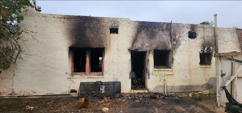 Bomberos de Las Cruces Controlan Incendio en Vivienda Abandonada Sin Lesionados