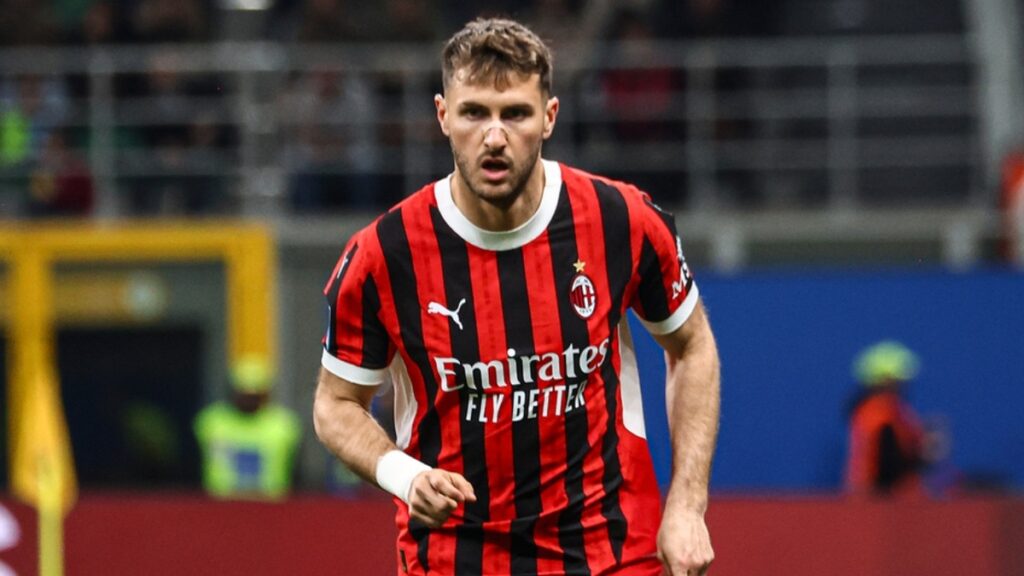 Santiago Gimenez enfrenta nueva competencia en el ataque del AC Milan con nuevo goleador alemán