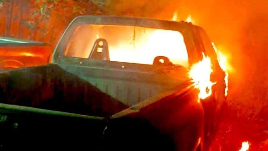 Incendio y Ataque: Exalcalde de Palmar de Bravo, Adán Silva Valeriano, en el Centro de la Controversia