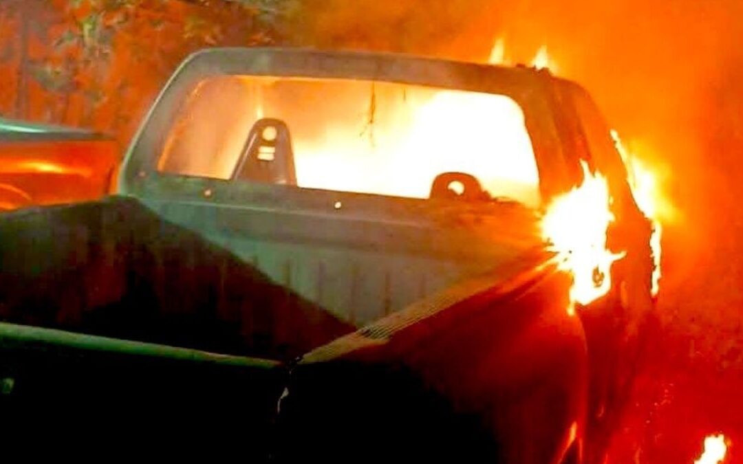 Incendio y Ataque: Exalcalde de Palmar de Bravo, Adán Silva Valeriano, en el Centro de la Controversia