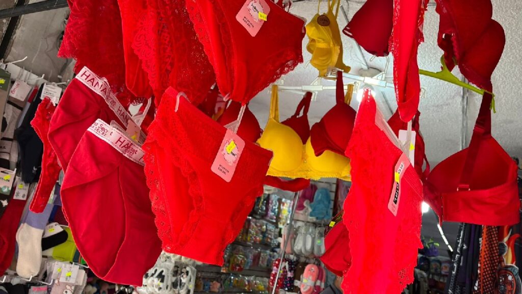 Calzones de Colores: El Ritual de Año Nuevo que Atrae Fe, Amor y Prosperidad