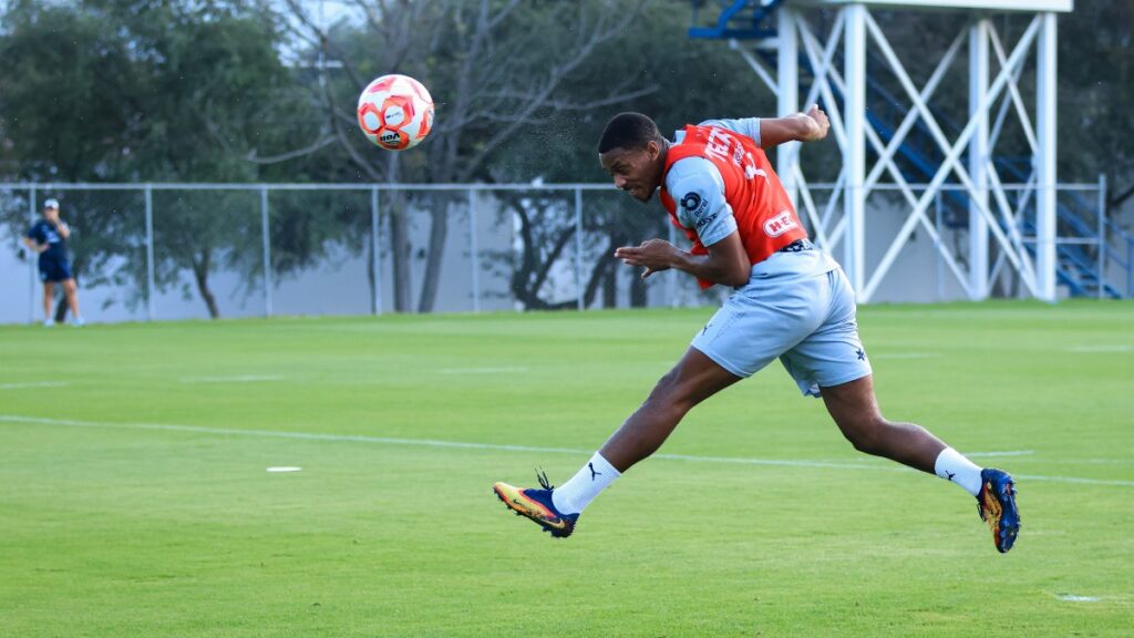 Anthony Martial no se une al entrenamiento con Rayados: Entérate de por qué