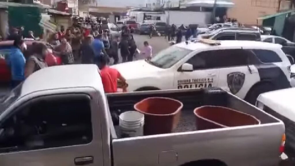Comerciantes de Querétaro Agreden a Policías Durante Operativo Antipirotecnia