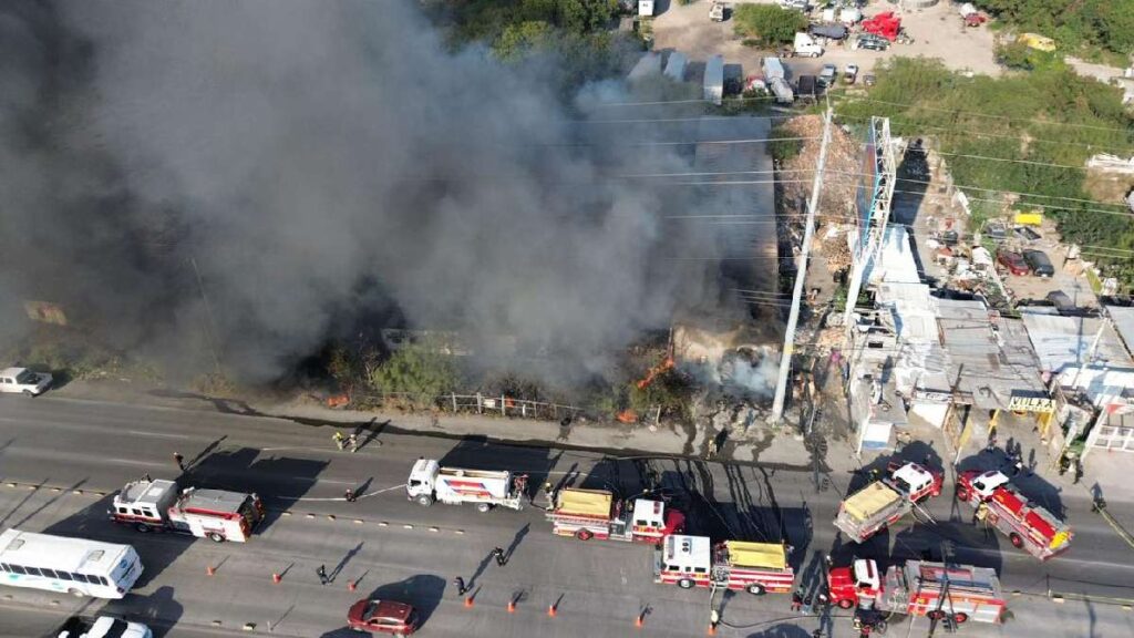 Incendio en Almacén Provoca Gran Movilización en Monterrey