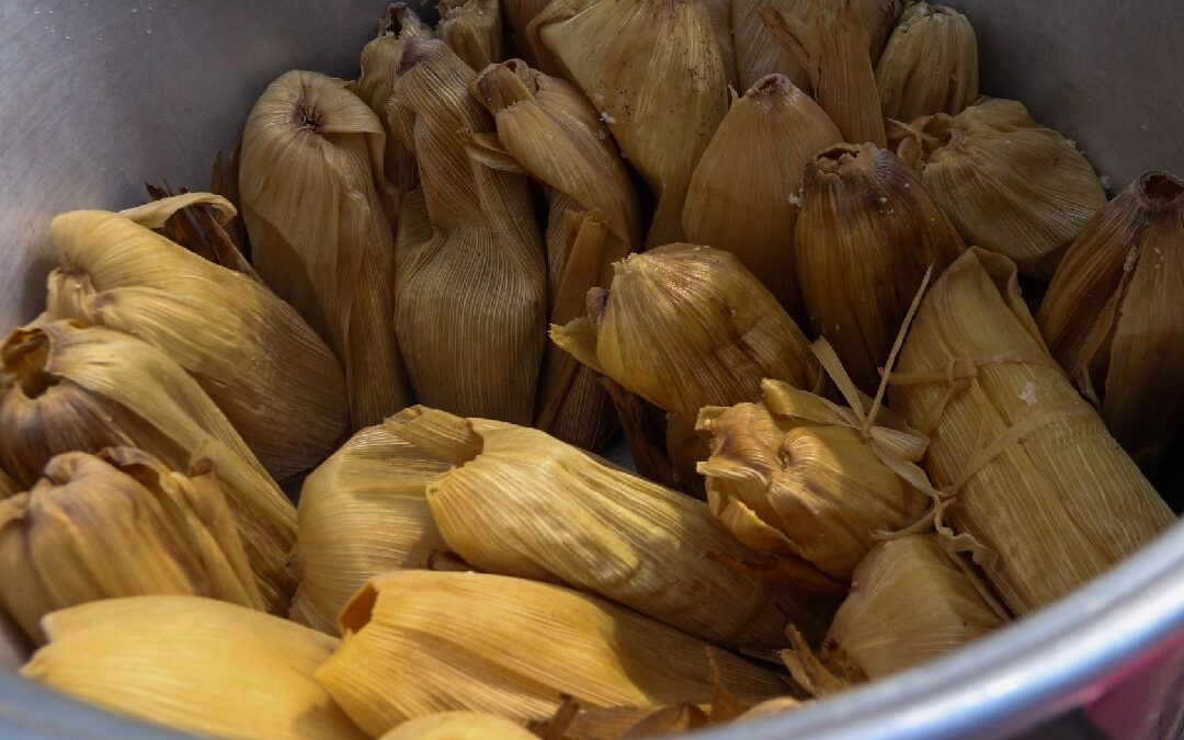 Alta demanda de venta de tamales en Saltillo: una familia sin descanso