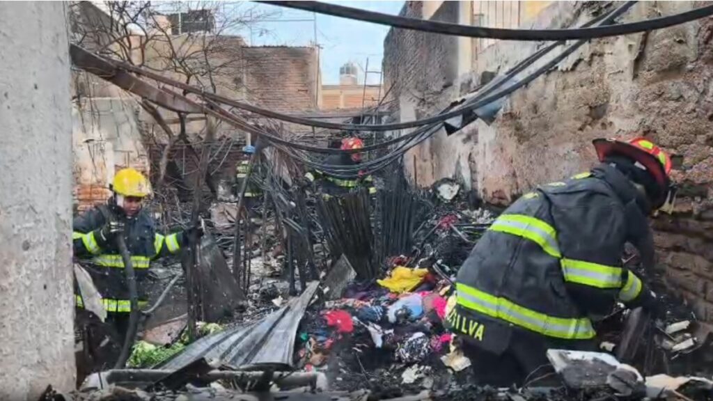 Incendio en Tonalá: Casa completamente destruida y 3 perritos perdidos