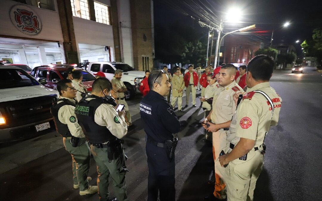 Bomberos en Año Nuevo: Apagando 45 Fuegos en Guadalajara y Zapopan