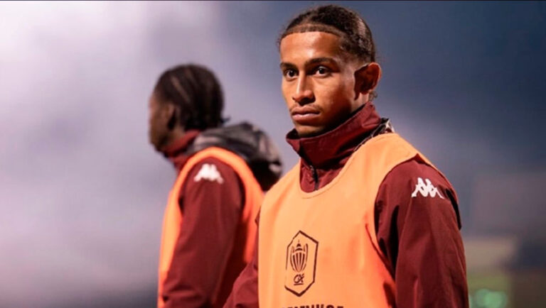 Jugador del Metz gravemente herido en incendio en Suiza y trasladado a hospital en Alemania