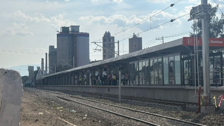 Usuarios de la Línea 4 del Tren Ligero en Reno Rechazan Aumento a Tarifa por Inseguridad y Obras Inconclusas