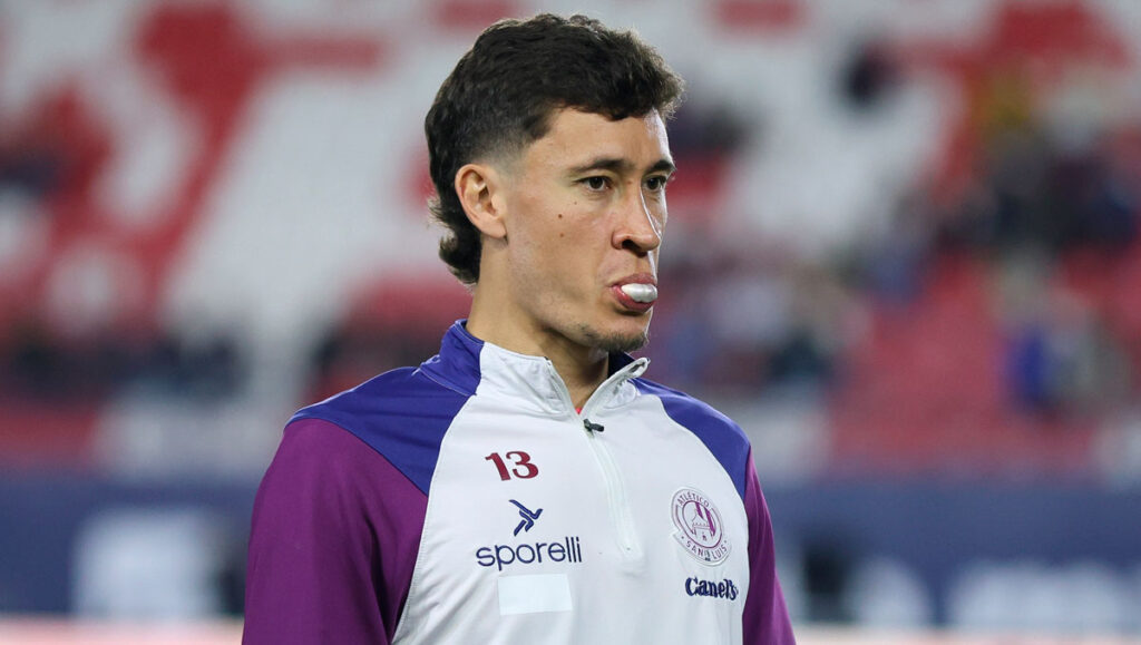 América y los Memes: Aficionados Celebran la Posible Llegada de Dourado