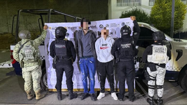 Persecución policial en Michoacán: Dos hombres arrestados por intento de asesinato a policías municipales