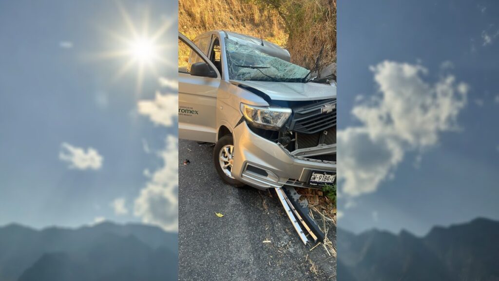 Accidente de Tráiler en Colima: Dos Lesionados en el Puente de Beltrán