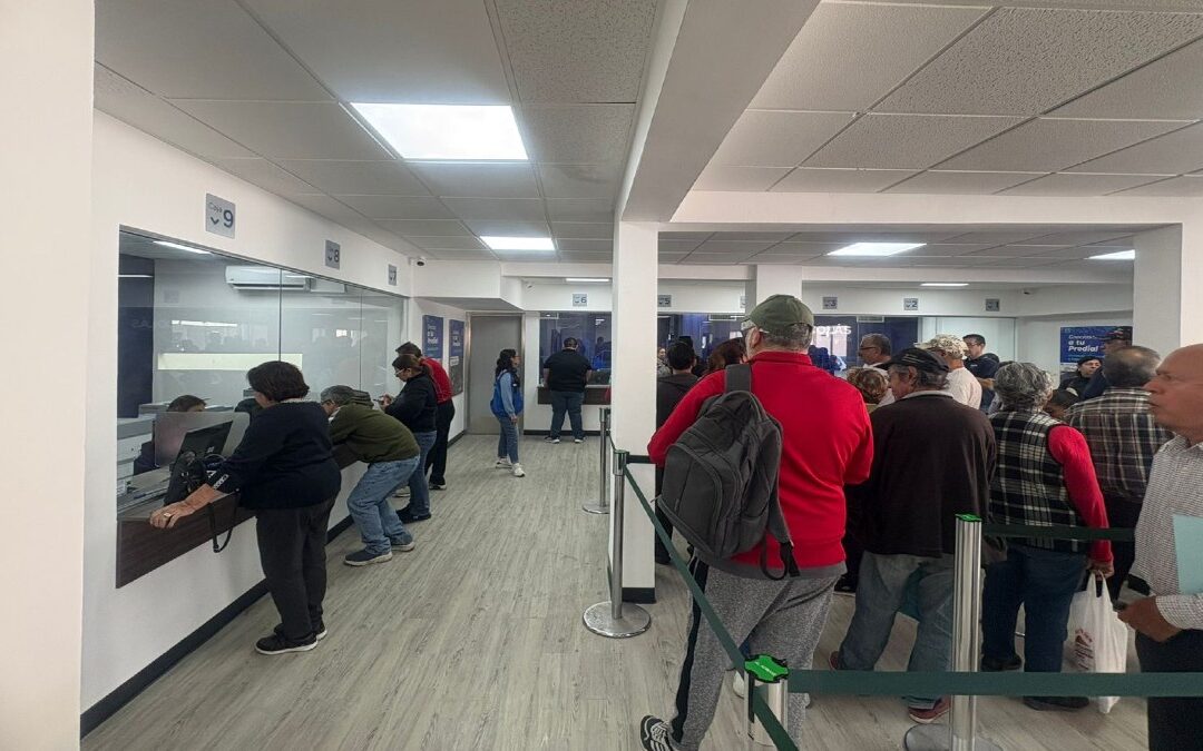 Filas Largas Persiste en San Nicolás para el Pago del Predial en 2026