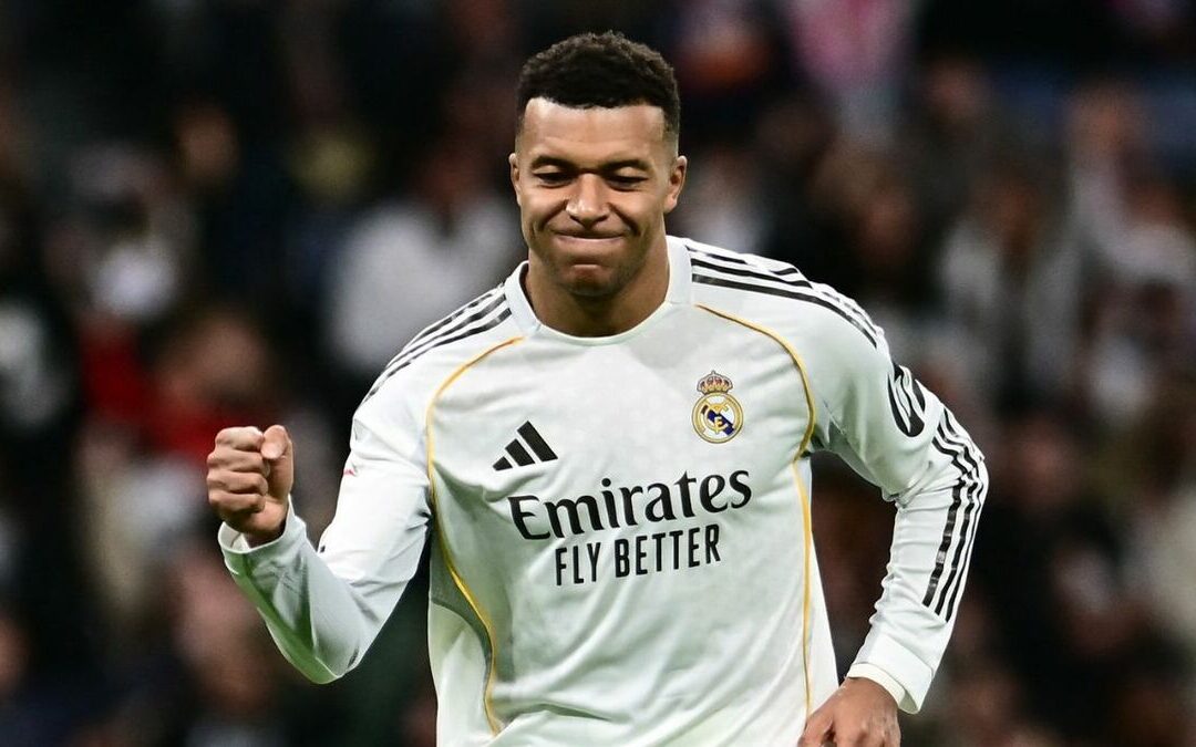 Descubre el MiTag Duo: El Regalo Navideño Ideal para Viajeros del Mundial FIFA 2026 con Real Madrid