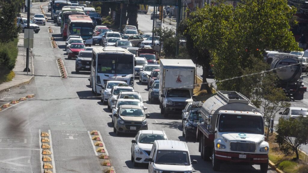 Hoy No Circula: Autos que Descansan en CdMx y Edomex el Sábado 3 de Enero 2026
