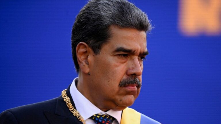 Ataque Militar en Venezuela: Nicolás Maduro Detenido en Medio de la Crisis Política