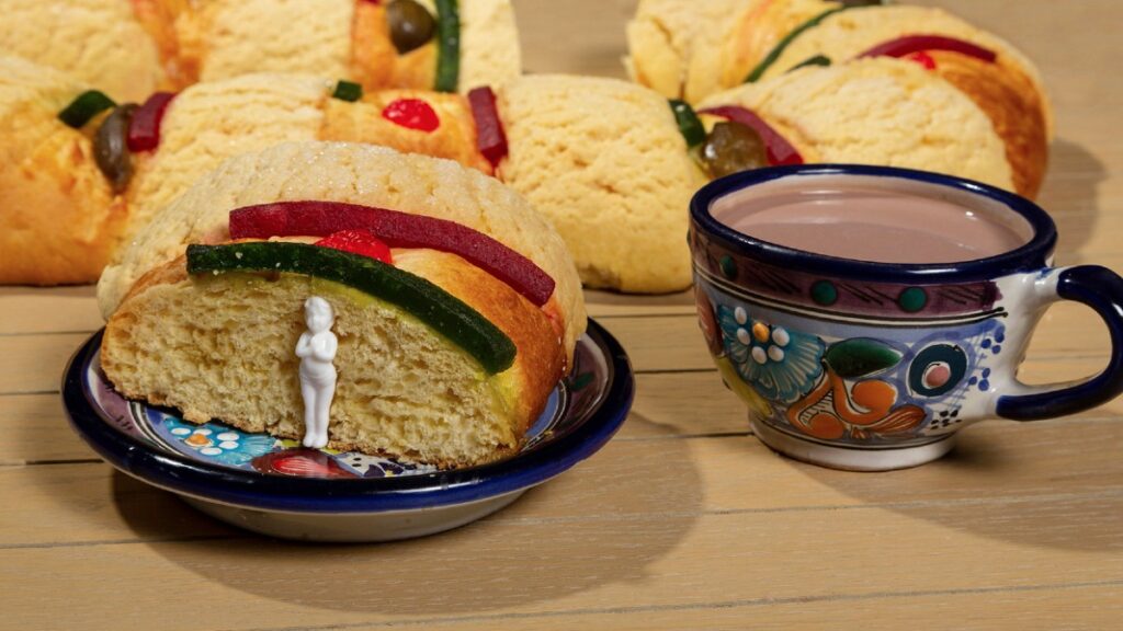 Descubre el Significado del Niño en la Rosca y su Relación con los Tamales