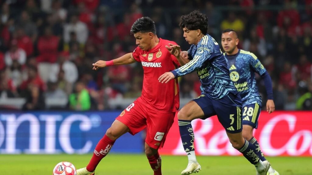 ¿Se Va Kevin Álvarez? América y Toluca Negocian un Intercambio Clave para el Lateral Derecho