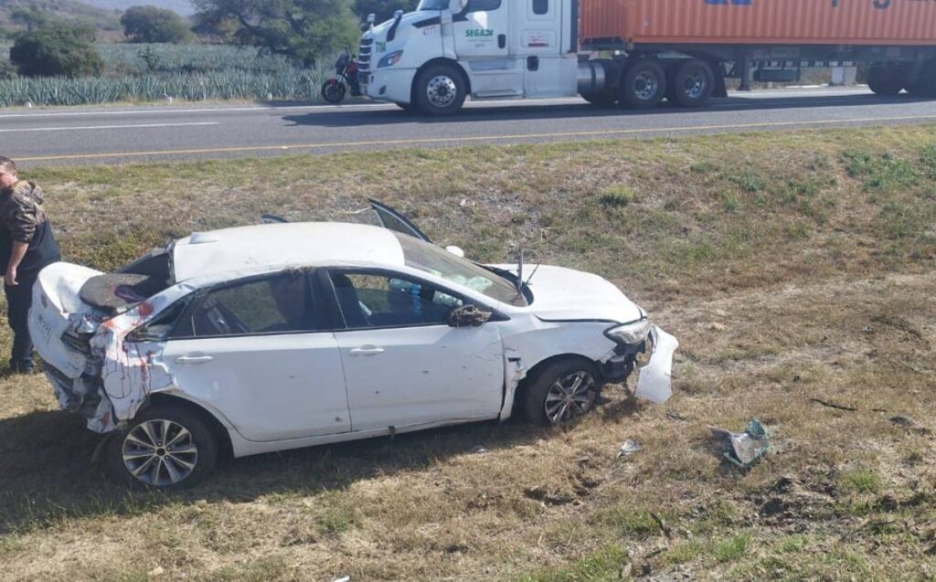 Accidente de Tráfico en Michoacán: Volcadura Deja Varios Heridos de Gravedad
