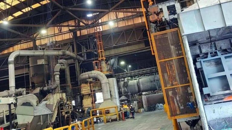 Accidente laboral fatal en García, Nuevo León: trabajador prensado por máquina