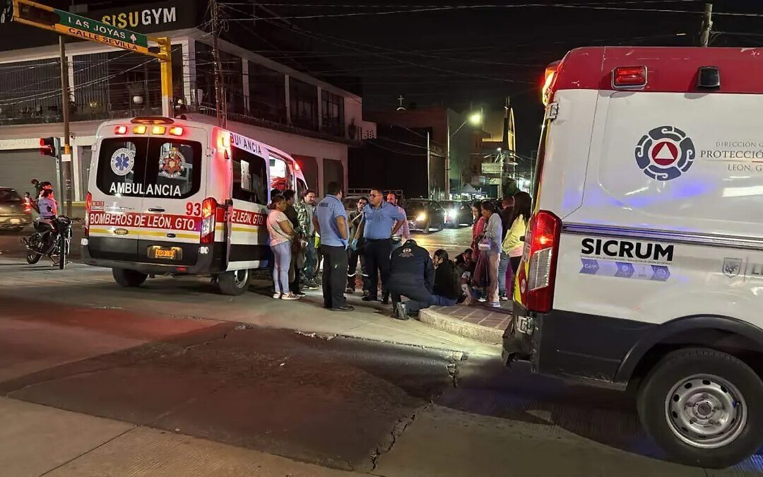 Accidente de Motocicletas en el Bulevar San Juan Bosco Deja cinco Lesionados en León