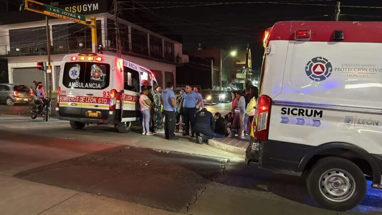 Accidente de Motocicletas en el Bulevar San Juan Bosco Deja cinco Lesionados en León