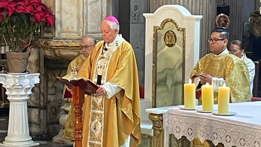 Arzobispo de Puebla llama a la paz en el Día de Reyes y rinde homenaje a las víctimas del descarrilamiento del tren