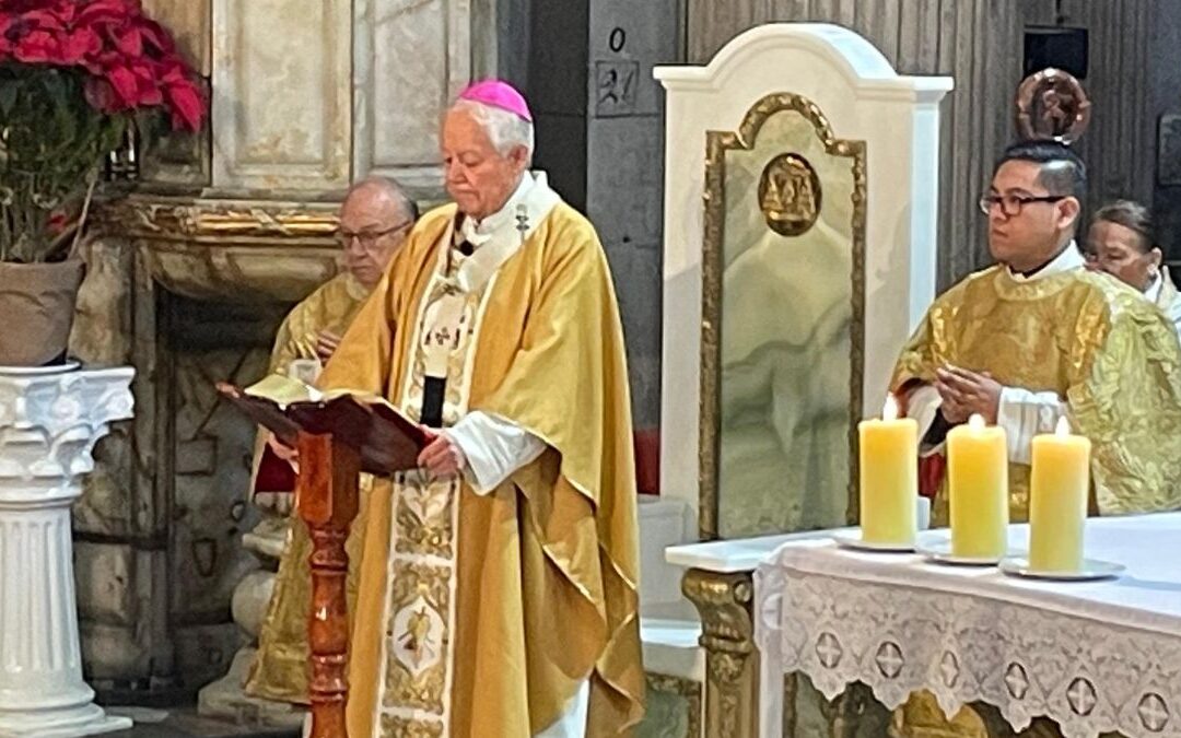 Arzobispo de Puebla llama a la paz en el Día de Reyes y rinde homenaje a las víctimas del descarrilamiento del tren