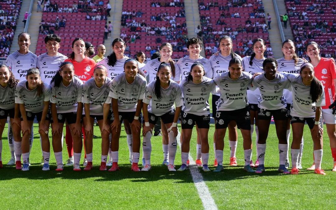 San Luis Femenil Comienza la Liga MX Femenil con Uniforme Genérico