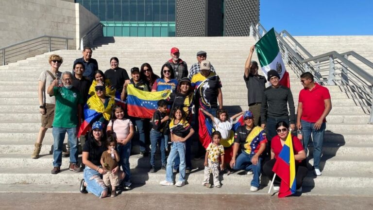 Celebración Venezolana en Torreón por la Captura de Nicolás Maduro
