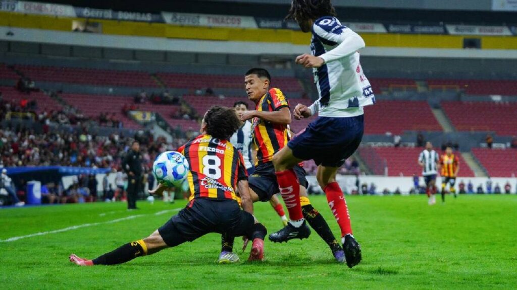 Carlos Fierro se pierde el Clausura 2026 por ruptura de ligamentos: Un golpe para el fútbol mexicano