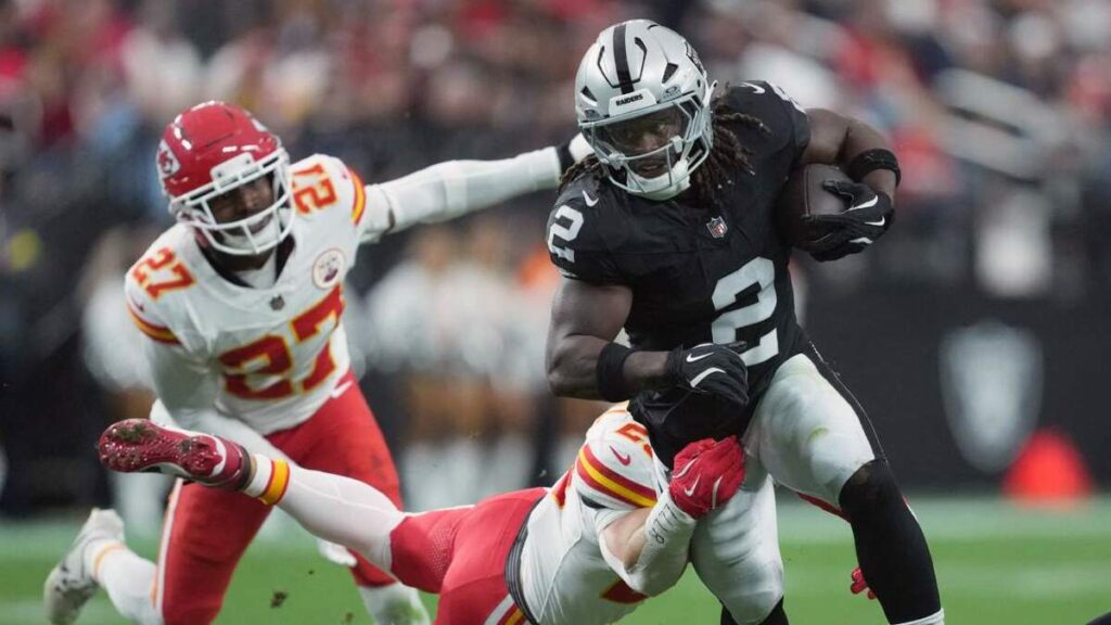 Las Vegas Raiders Logran Victoria en su Último Partido de la Temporada Anulando a los Chiefs